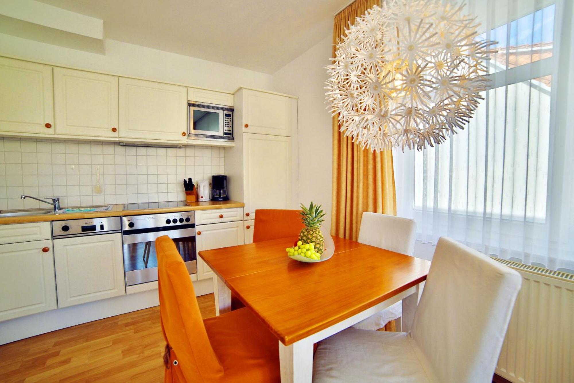 Ferienwohnung Binzer Strandgut Im Haus Jahreszeiten Binz Luaran gambar